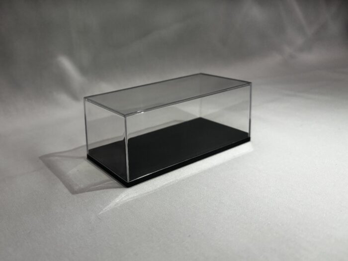 Akrylowa gablotka  z czarną podstawą na modele 1:64 10 × 5 × 4,5 cm - obrazek 4